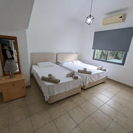 4 Bedroom In Edremit North Cyprus Villa *